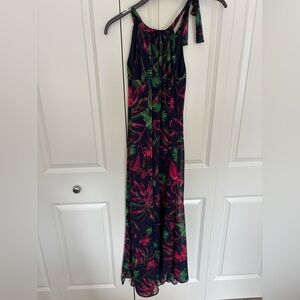 Just Taylor floral maxi dress size 0. NWT. Ties at neck. Back zipper.